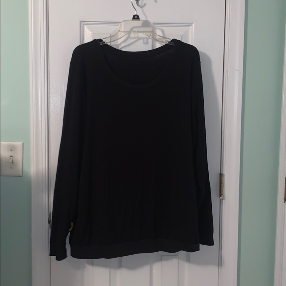 Black pullover
